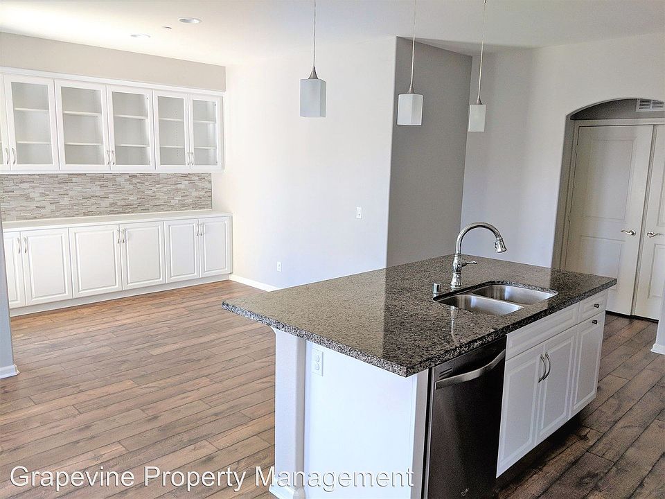1st image of 31831 Calle Brio