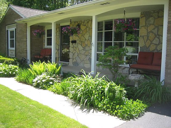 3rd image of 130 S Moorland Dr