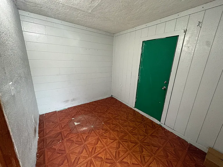 927 Russell Ave — Photo 21