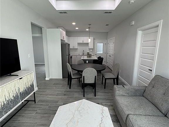 2nd image of 1704 Clinton St #1