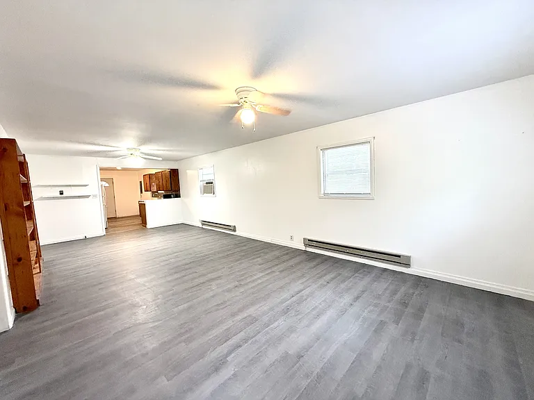 329 E St NE — Photo 6