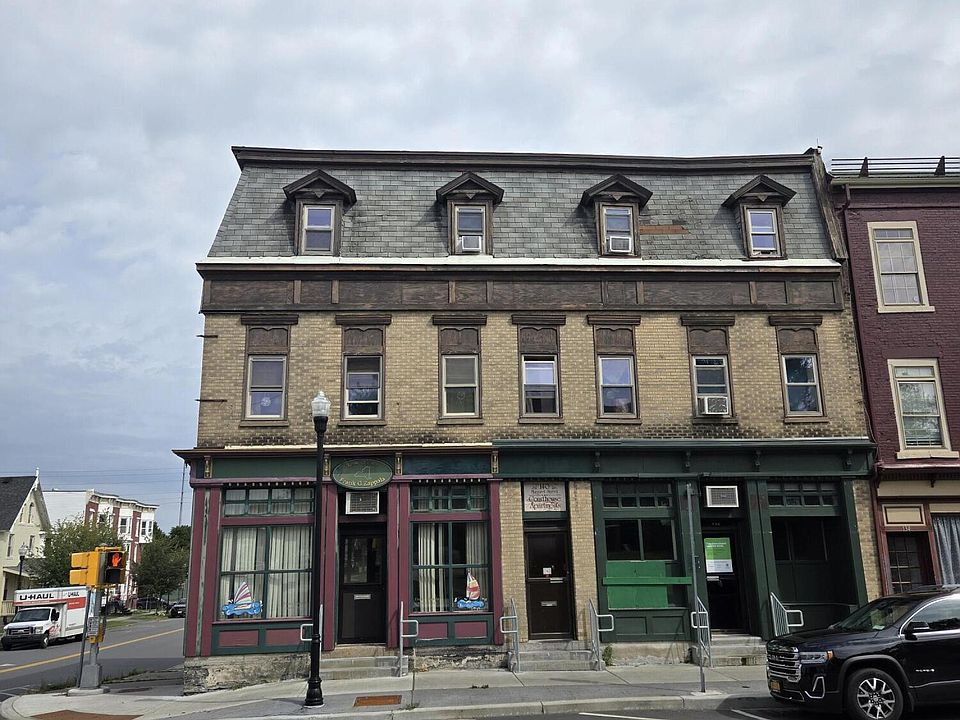 1st image of 136 Margaret St