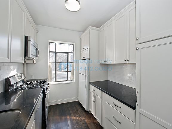 2nd image of 3001 Henry Hudson Pkwy W #2G