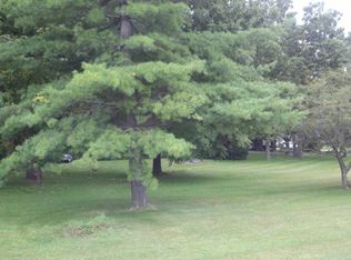 12497 N Gate Rd, Roscoe, IL 61073