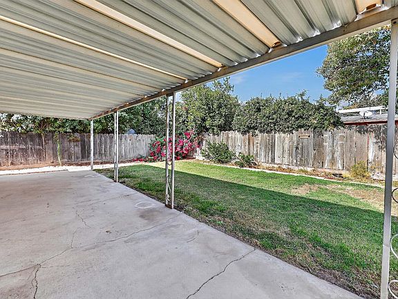 4th image of 1523 Tamarack Ave