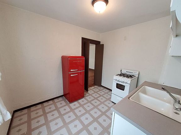 2nd image of 317 W 14th Ave #A