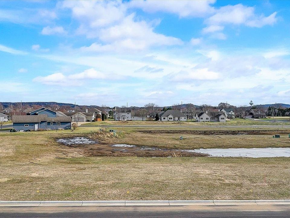 1st image of 208 Falcon Ct