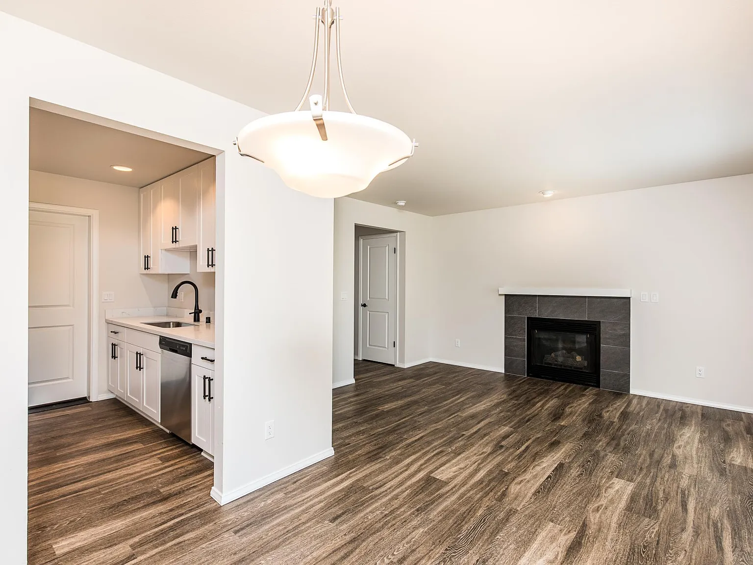 3 bed, 2.5 bath, 1250 sqft, $2,795 — Photo 4