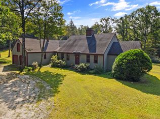 36 Black Bear Trl, Holderness, NH 03245