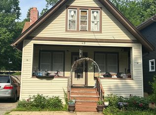 45 Woodland Ave, Elgin, IL 60123