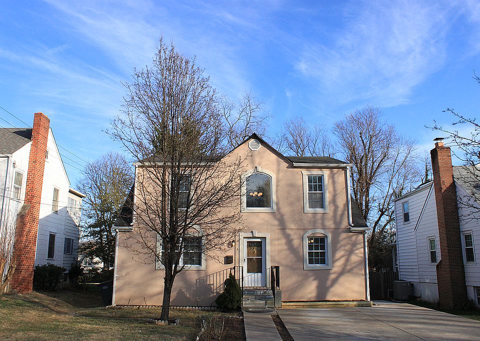 1st image of 2803 Woodlawn Ave
