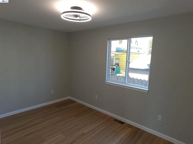 720 Foothill Blvd — Photo 19