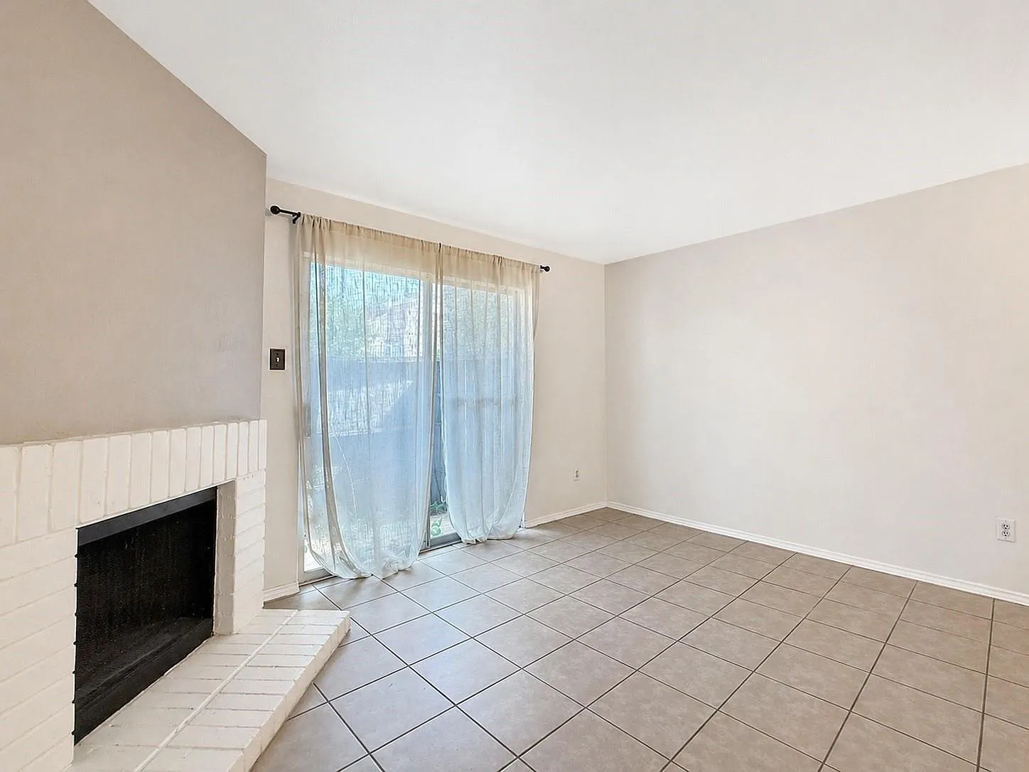 1 bed, 1.0 bath, 752 sqft, $905 — Photo 4