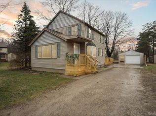 2320 Meadow St, Flushing, MI 48433