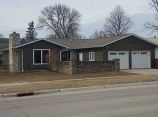 222 E Minnesota Ave, George, IA 51237