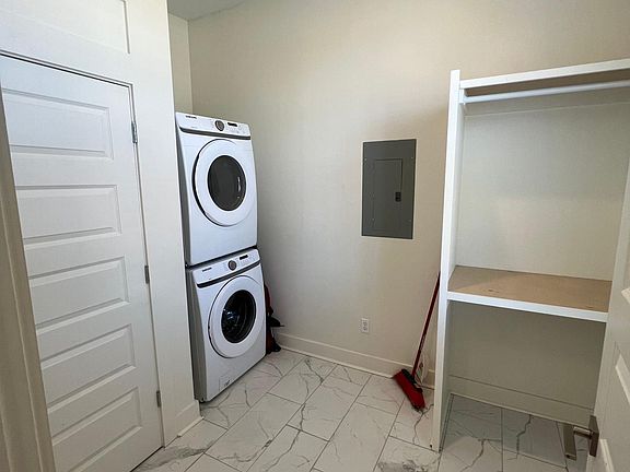 5th image of 705 Krebs Ave #A