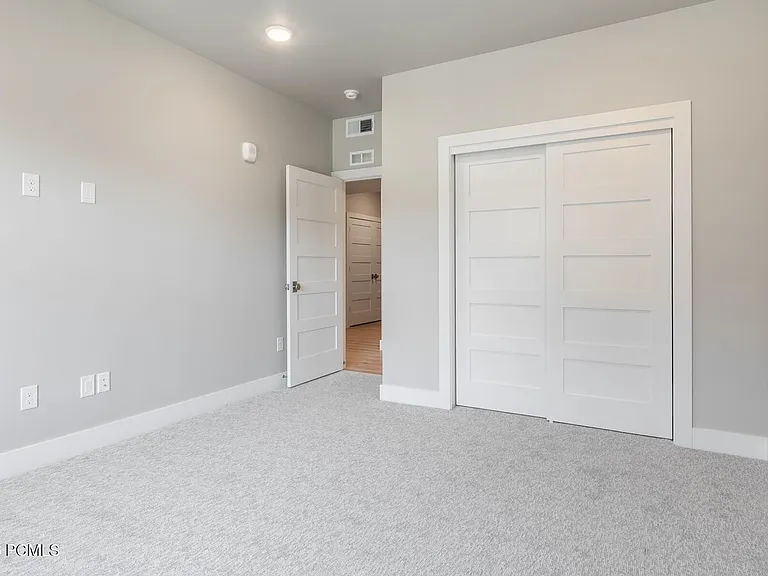 1124 W Vos Cir #203 — Photo 14
