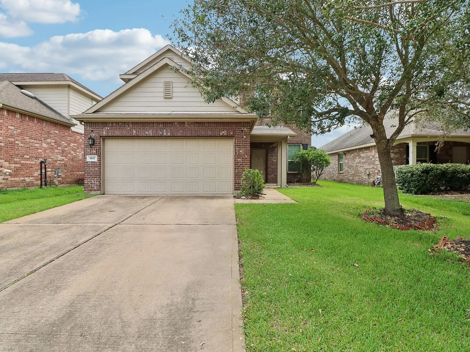 4 bed, 2.5 bath, 1817 sqft, $2,100 — Photo 1