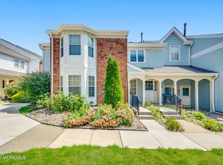 83 Tulip Ln, Freehold, NJ 07728