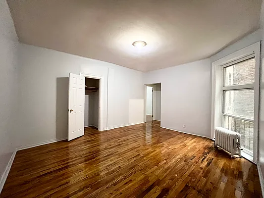 Rented by Premier One Realty LLC | media 6