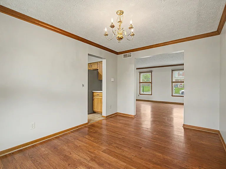 2242 Rosina Dr — Photo 12