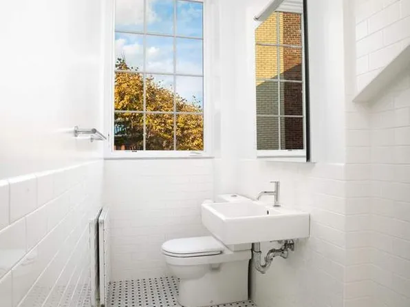 46 Commerce Street image 9 of 10