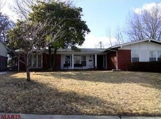 615 Gateswood Dr, Florissant, MO 63033