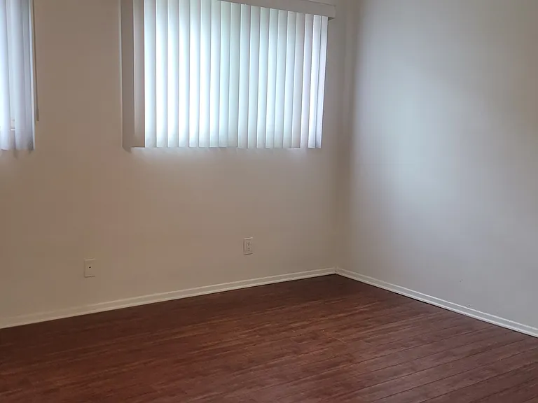 976 S Westgate Ave #7 — Photo 11