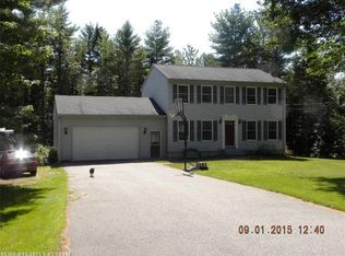 32 Westwind Dr, Topsham, ME 04086