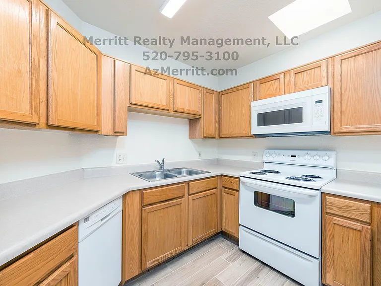 1204 N Winstel Blvd #8 — Photo 16