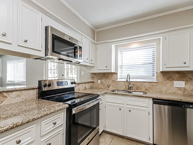 10015 Waving Fields Dr — Photo 8