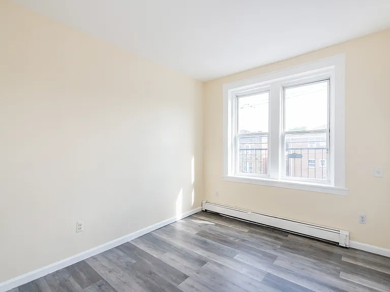 287 N 10th St #2 — Photo 11
