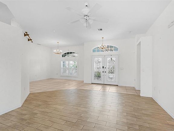 4th image of 528 LAUREL CHERRY LANE