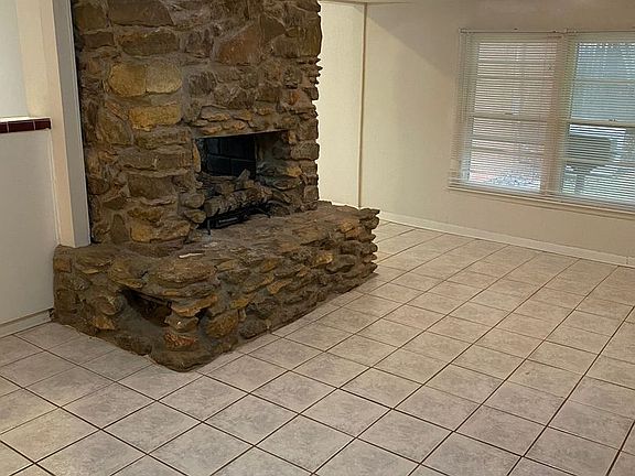 3rd image of 1370 S Pioneer Dr