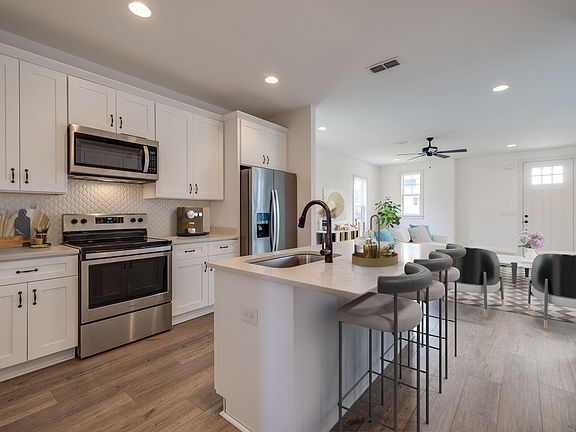 4th image of 6116B Robertson Ave