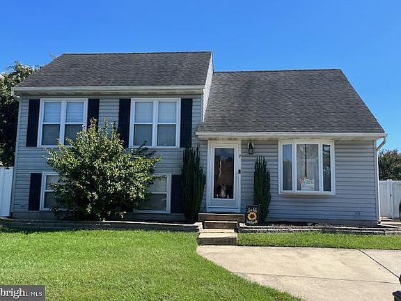 5th image of 9 Latia Ct
