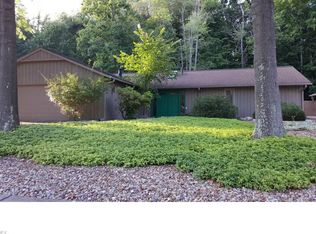 17380 Ridge Creek Rd, Strongsville, OH 44136