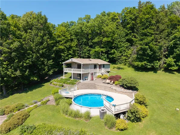 5343 Cedarwood Ln, Conesus, NY 14435