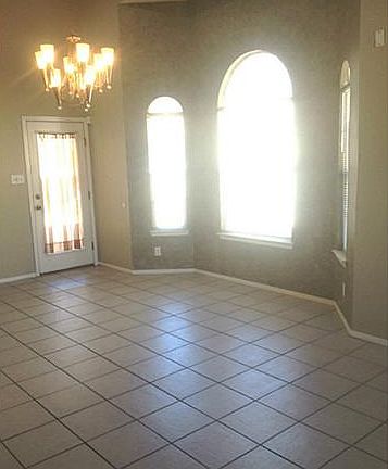 4th image of 7437 Umbria Dr