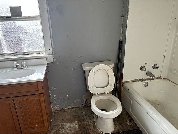 3rd image of 308 N McGee St