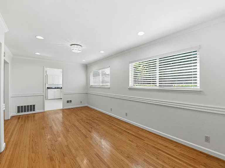 1559 Chambers Dr — Photo 23