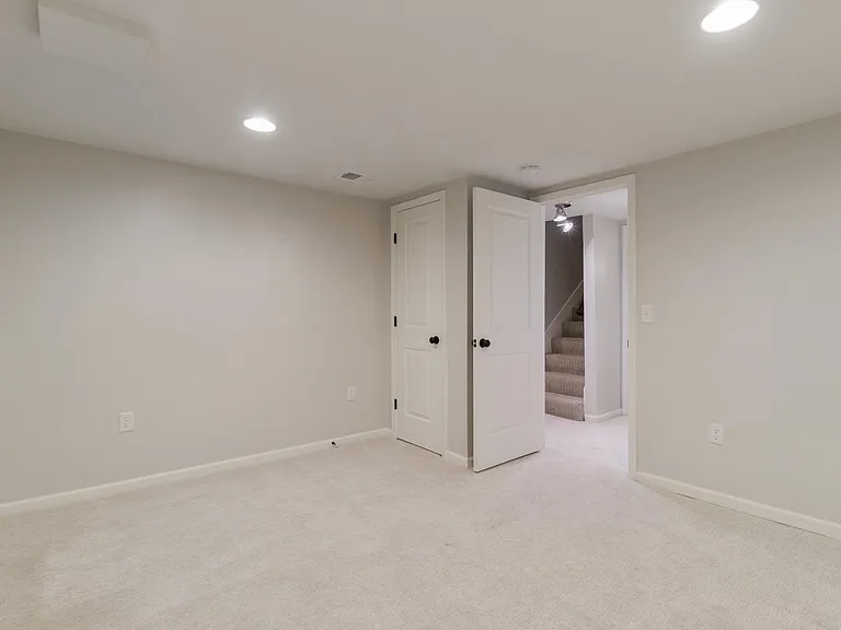 7343 Rosewood St — Photo 39