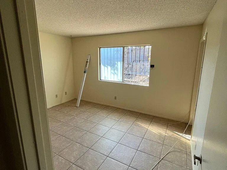 S Gecko Rd — Photo 11