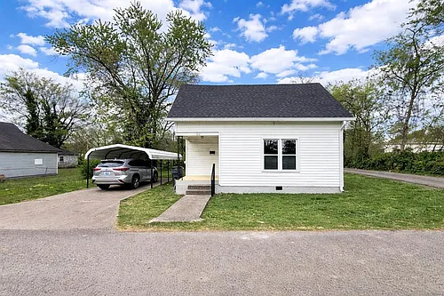 312 Twyman Sq Photo 1