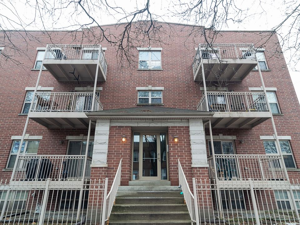 1st image of 3520 N Hamlin Ave #1