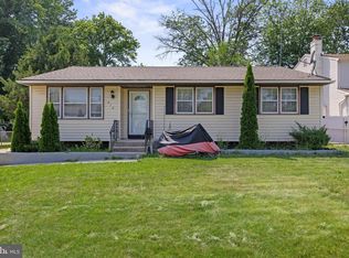 518 Carver Ct, Lawnside, NJ 08045