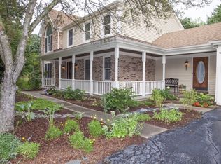 21511 Pine Lake Ct, Kildeer, IL