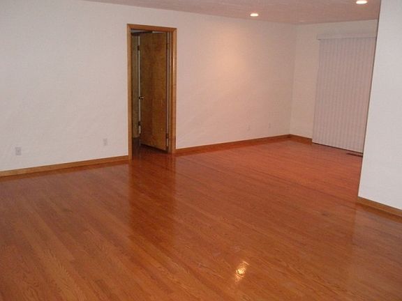 3rd image of 8760 Milmont St NW