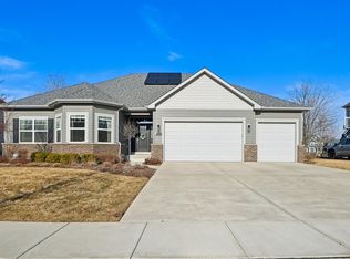 3682 Broadleaf Ave, Elgin, IL 60124