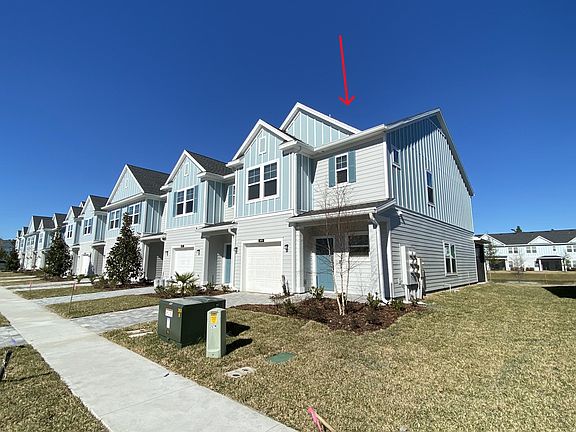 End unit - no neighbors on one side, more privacy